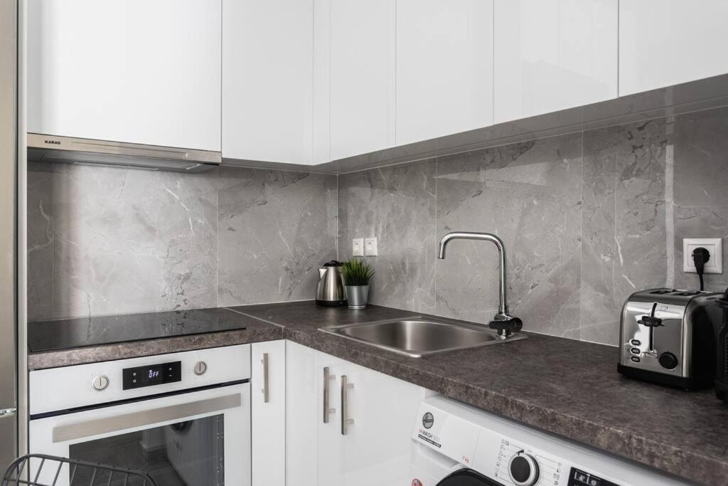 Sublime 1Br Apartment In Koukaki By Upstreet 아테네 외부 사진